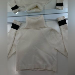 Crop top sweater